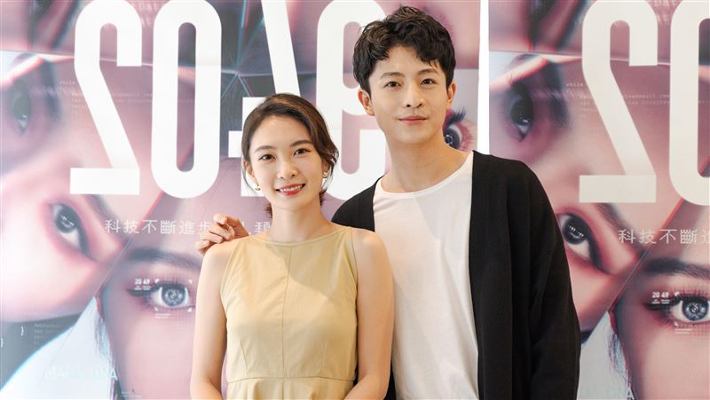 虛擬性愛成癮　女星爆陳漢典飢渴狂親