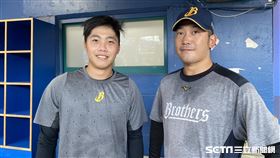 中信兄弟呂彥青和高野圭佑。（圖／記者王怡翔攝影）
