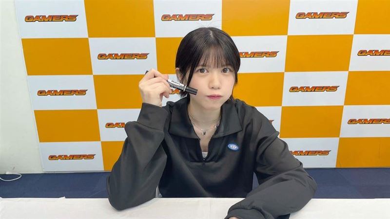 清純女爆劈腿1夜4次　赤裸偷情照洩