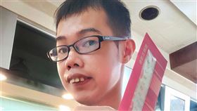 （圖／翻攝自鄧佳華臉書）