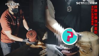 闖廢棄葬儀社探險　狂男開箱骨灰罈