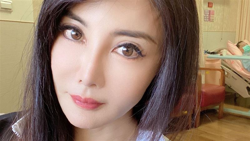 楊麗菁榮總遭毆！討拍疑「舔共」惹禍