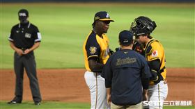 中信兄弟先發投手德保拉。（圖／記者王怡翔攝影）