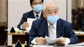 主計長朱澤民列席立院財委會業務報告立法院財政委員會7日邀請行政院主計總處主計長朱澤民（前）列席報告業務，並備質詢。中央社記者郭日曉攝  110年10月7日