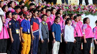 防疫第一線被砍傷　2護理師領唱國歌