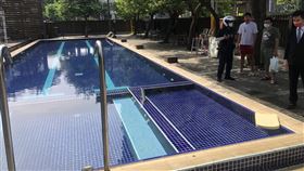 台中福華飯店泳池花灑設施漏電，8歲男童遭電擊，25歲救生員救援也遭電擊 (圖/翻攝畫面)