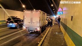 國道三號福德隧道內發生6車連環追撞事故。（圖／翻攝畫面）