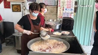 國慶連假人潮湧現　國華街名攤忙翻天