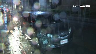 大雨視線差！行人慘遭多元計程車撞飛