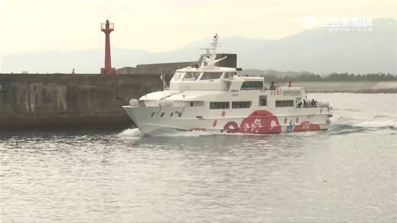 圓規颱風掀大浪　9航線宣布今天停航