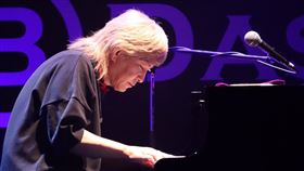 日本音樂教父小室哲哉。（圖／翻攝自小室哲哉臉書）