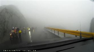 圓規挾強風！騎士慘卡「克難關」失溫