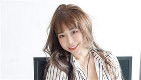 梓梓變身上班族裝扮。（圖／翻攝自梓梓IG)