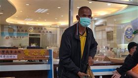  ▲久未出現法院的「抗議天王」柯賜海，看來身體狀況大不如前，卻仍為刑法規定強制工作聲請釋憲出庭。（圖／記者楊佩琪攝）