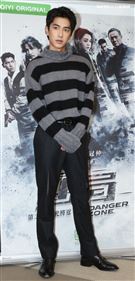 曾敬驊出席「逆局」第二章「微光將近」。（記者邱榮吉/攝影）