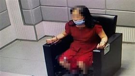 ▲祝女士在警局坦承偷走平底煎鍋。（圖／翻攝自烏義公安微信）