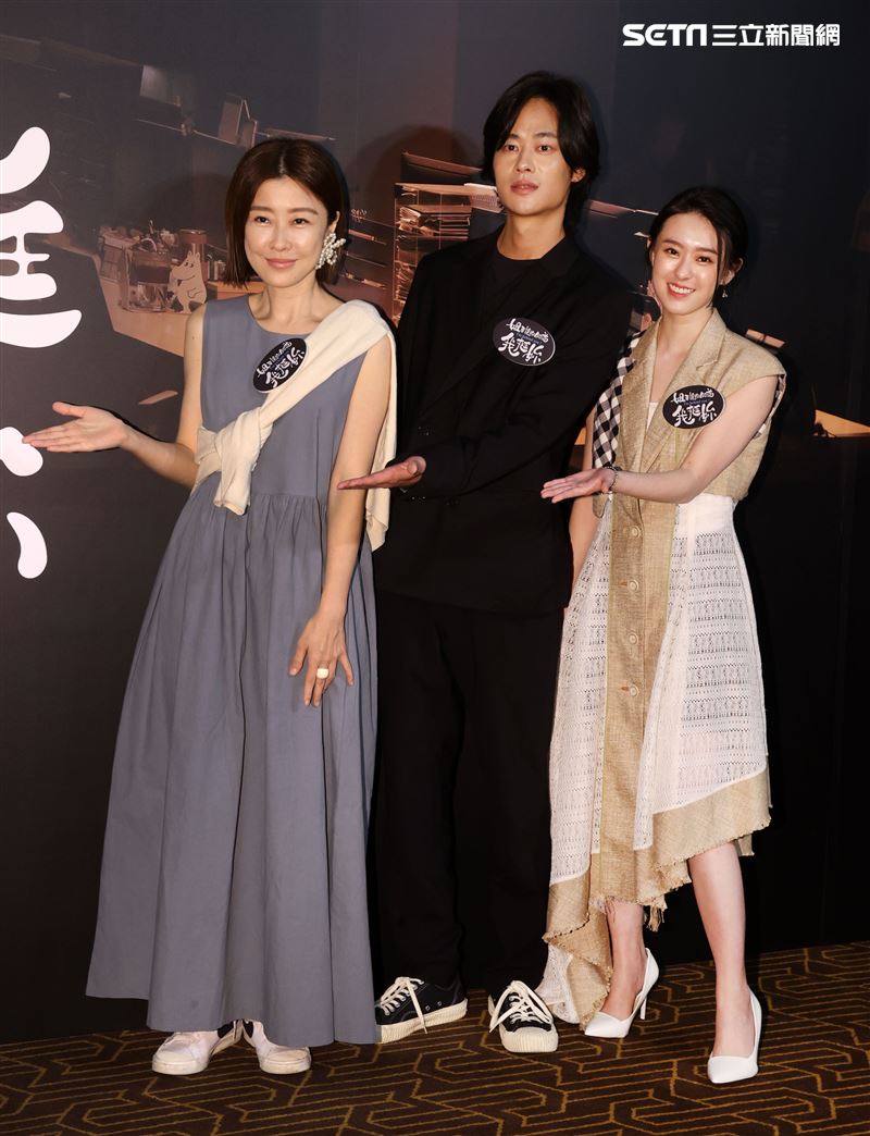 邱偲琹、李維維、夏騰宏出席「姐要讓妳知道、我挺妳」類風濕性關節炎微電影首映會。。（記者邱榮吉/攝影）