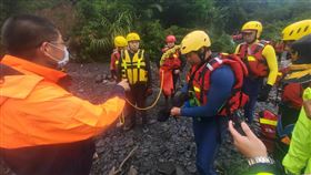 宜蘭,石門溪,救援（圖／翻攝畫面）