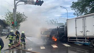 運鈔車遭撞起火2傷　車上鉅款現況曝