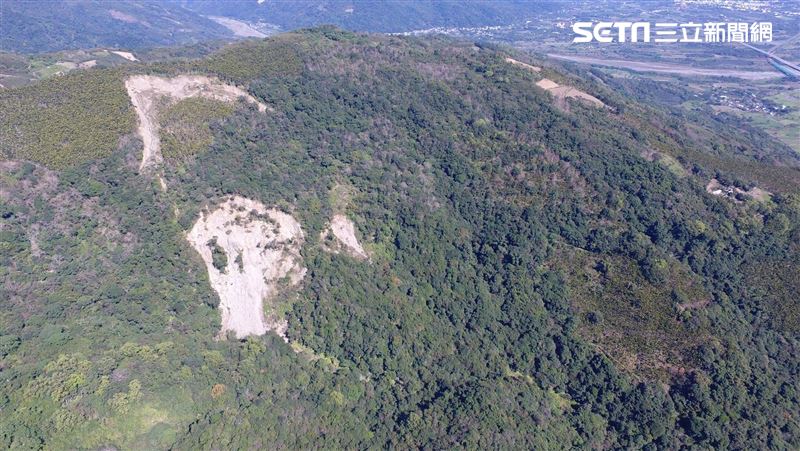 舞鶴崩塌地持續下滑　網驚：崩了就慘