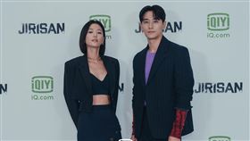 《智異山》全智賢、朱智勛。（圖／愛奇藝提供）