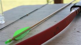 弓箭
https://www.flickr.com/photos/midnightcomm/687772090/in/photolist-23M1Fu-cf4Wf-s6aZL-7MDvQ4-7dxpVV-51ZzA6-23bCHZV-964EaK-TzF99K-bxESrE-6rAyXv-7RuoeB-5HaEJu-8rm1cS-8Z2Tta-6k85is-9gLUZQ-moSDc-5RuuY8-