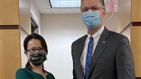 駐美代表蕭美琴
https://twitter.com/USAsiaPacific/status/1448328138132500481?ref_src=twsrc%5Etfw%7Ctwcamp%5Etweetembed%7Ctwterm%5E1448328138132500481%7Ctwgr%5E%7Ctwcon%5Es1_&ref_url=https%3A%2F%2Fwww.cna.com.