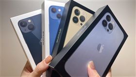 iPhone 13新機24日開賣iPhone 13系列新機將於24日開賣，左起為iPhone 13 mini、iPhone 13、iPhone 13 Pro、iPhone 13 Pro Max。中央社記者吳家豪攝 110年9月23日