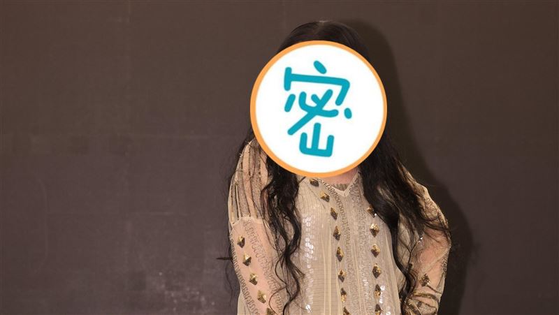 昨才打疫苗就上工　潘越雲露面全場驚
