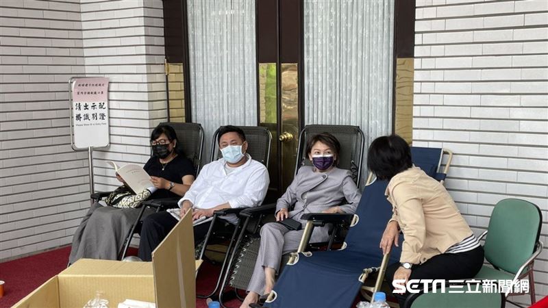 「袂見笑」延燒　綠委超前部署進議場