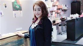 凌威威控訴被性騷擾，遭對方偷窺全裸。(圖/
翻攝臉書）