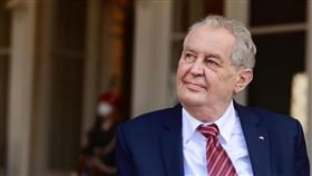 捷克總統發言人奧夫查奇克表示，因病住院的總統齊曼（圖）要求國會於11月8日召開大選過後的首次會議。（圖／翻攝自facebook.com/prezidentcr）
