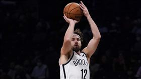 ▲哈里斯（Joe Harris）飆進7顆三分球。（圖／美聯社／達志影像）