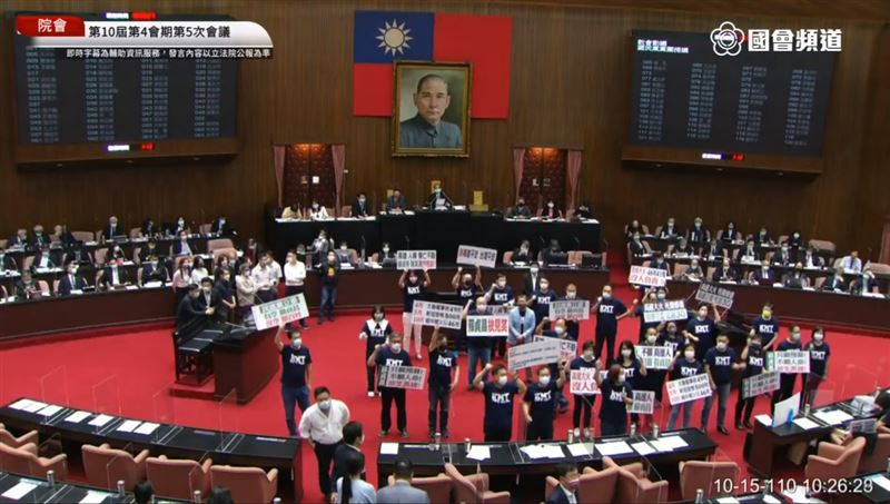 國民黨發動「散會動議」表決2次沒過