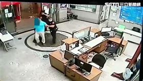 海巡署中部分署黃姓上校酒後大鬧計程車及派出所遭逮。（圖／翻攝畫面）