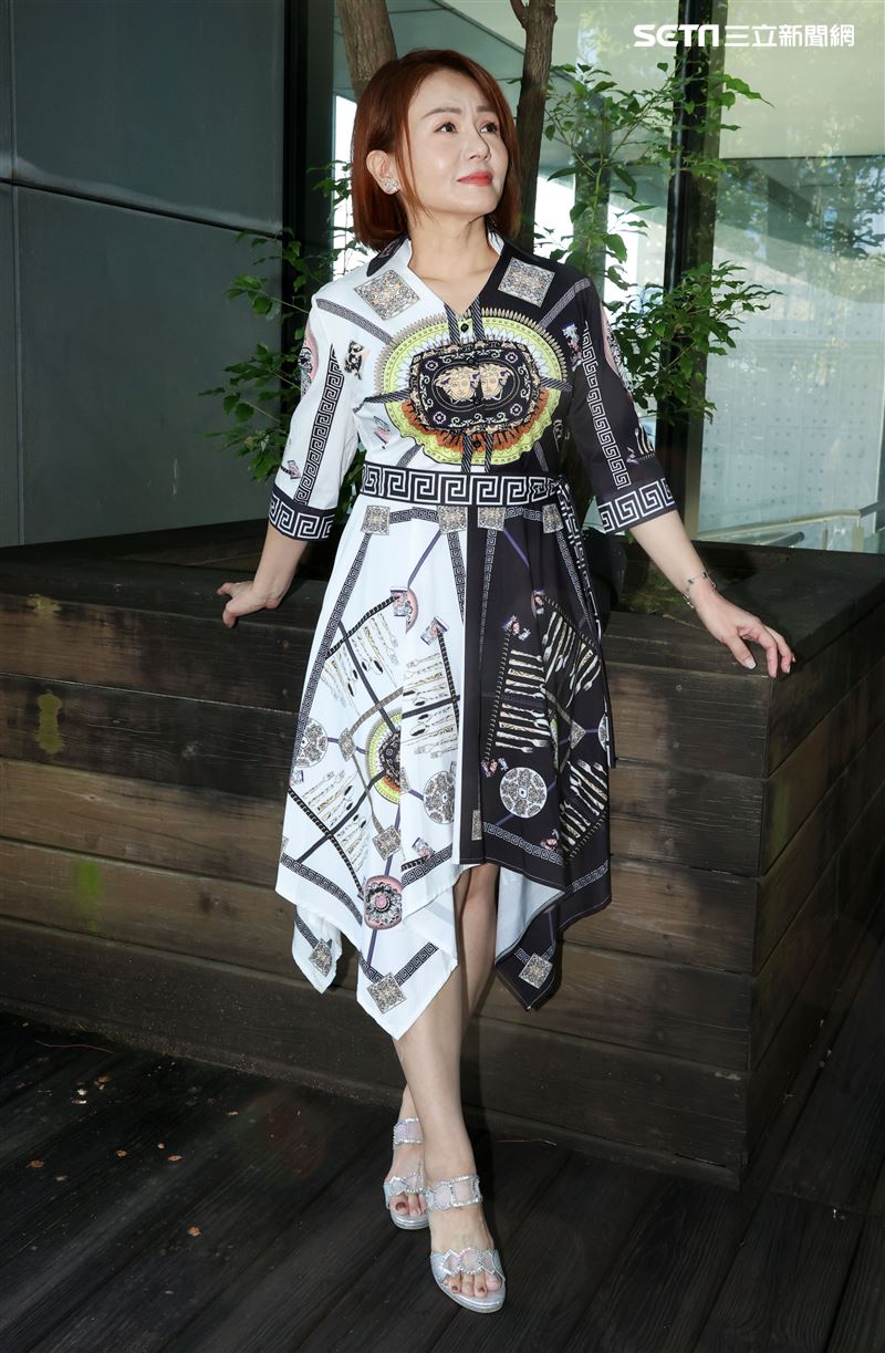 鳥來伯與13姨演員藝鴒三立新聞網專訪。（記者邱榮吉/攝影）