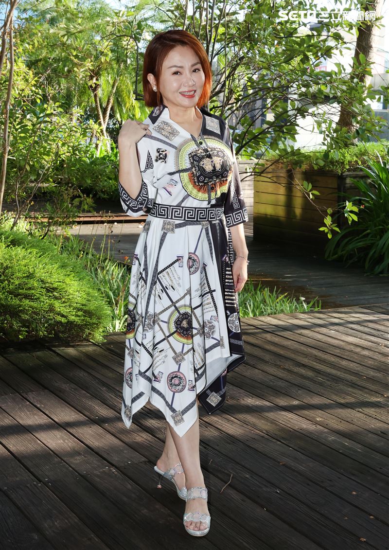 鳥來伯與13姨演員藝鴒三立新聞網專訪。（記者邱榮吉/攝影）