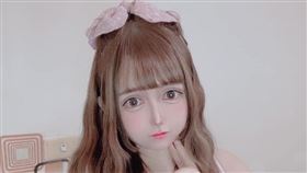 松崎櫻葵透露去動了眼睛手術。（圖／翻攝自臉書）