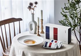 ▲滴雞精領導品牌田原香ｘ國際名廚江振誠秋季聯名新品「法式澄清滴雞精」。（圖／業者提供）