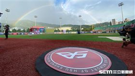 徐生明引退儀式出現彩虹。（圖／記者王怡翔攝影）