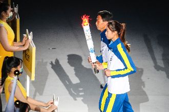 全運會開幕!盧彥勳、羅嘉翎點燃聖火