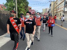 陳柏惟持續選區徒步