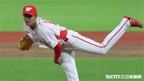 ▲味全龍先發投手王維中。（圖／記者劉彥池攝影）