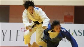 連珍羚全運會柔道7連霸110年全國運動會柔道賽程17日在新北市三民高中舉行，代表新北市出賽的連珍羚（白衣）一路過關斬將，最終獲得女子組第3量級金牌，順利完成7連霸。中央社記者徐肇昌攝  110年10月17日