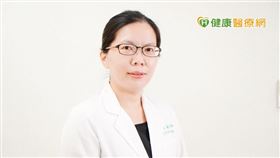 黃映樺醫師也提醒，並不是每一個孩子都需要使用生長激素治療，首要之務是要培養「睡眠、飲食、運動」的好習慣，特別是之前居家防疫期間活動量減少，加上作息不正常、零食吃太多，都可能會影響到生長發育的情況。