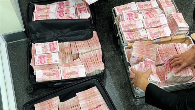 網紅怒領2千萬現金載走　銀行曝真相