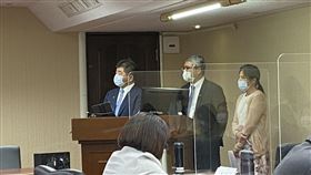 陳時中（左）。（圖／記者簡浩正攝影）