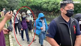 帶隊師赴梳子壩招魂　低頭不發一語