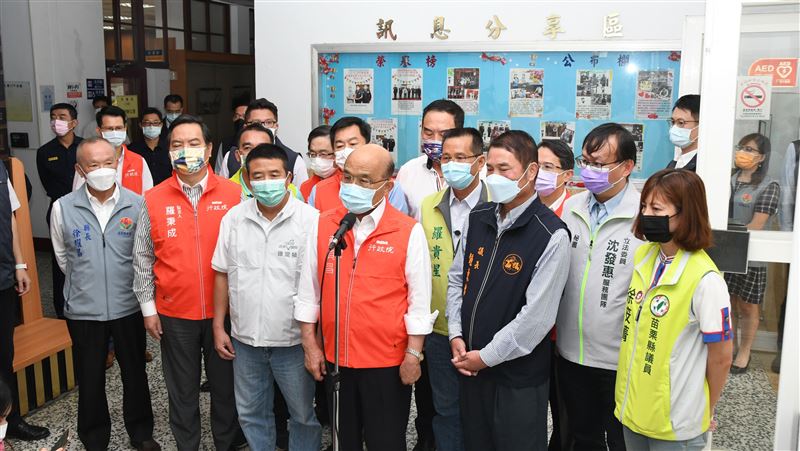 蘇揆赴苗栗　視察警察局原地重建規劃