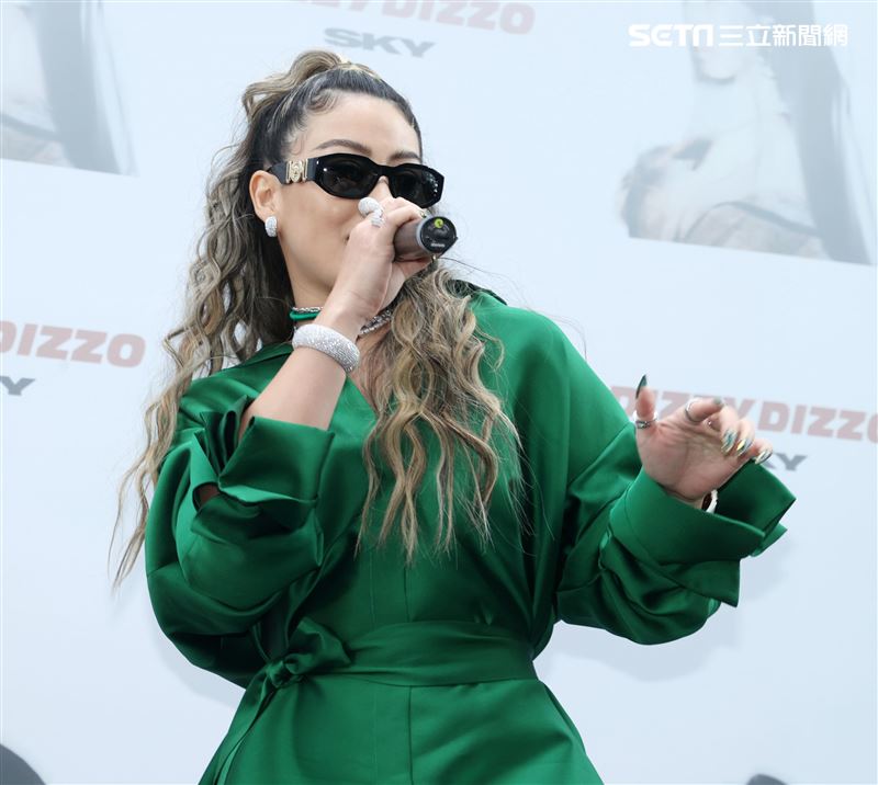 蔡詩芸推出創作專輯「SKY」，舉辦慶功記者會，慶祝入圍金音獎「最佳嘻哈專輯」，歌曲點閱雙雙破百萬。（記者邱榮吉/攝影）